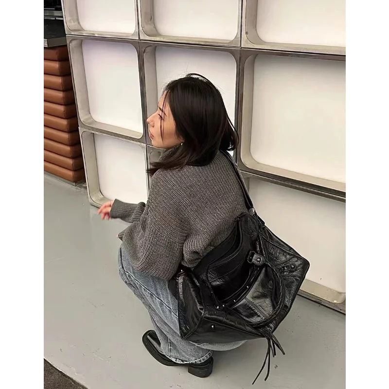 2023 Spring Soft Pu Leather Brand Girls Shoulder Bags Black HandBags Tote New Arrival Motorcycle Bags Crossbody for Women 
2023 Spring Soft Pu Leather Brand Girls Shoulder Bags Black HandBags Tote New Arrival Motorcycle Bags Crossbody for Women