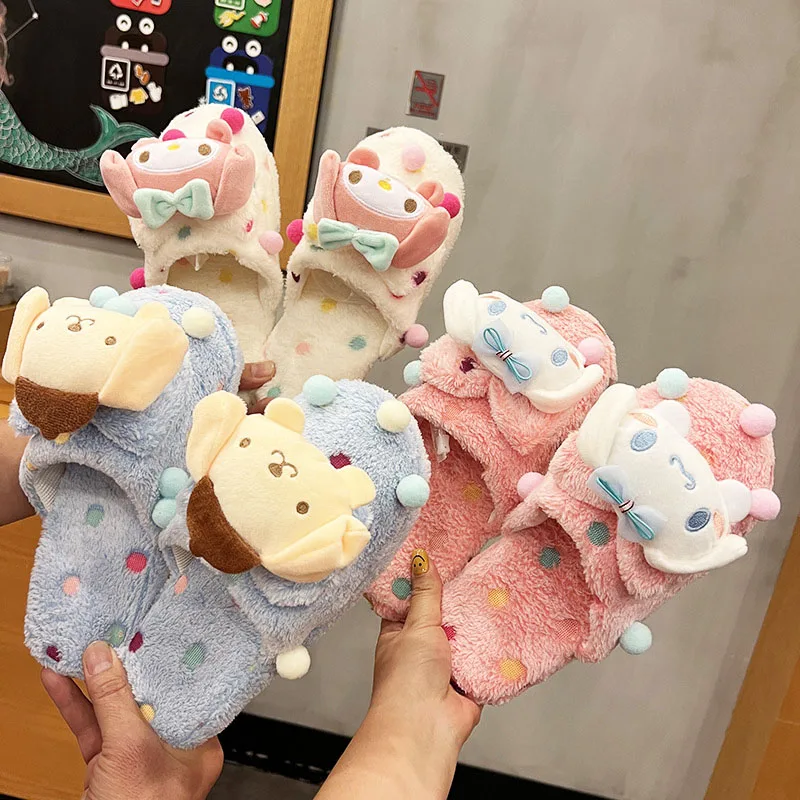Хлопковые тапочки Sanrio Kuromi Kawaii My Melody Cinnamoroll аниме для детей и женщин, домашние Мягкие плюшевые тапочки, игрушка для девочек
Хлопковые тапочки Sanrio Kuromi Kawaii My Melody Cinnamoroll аниме для детей и женщин, домашние Мягкие плюшевые тапочки, игрушка для девочек