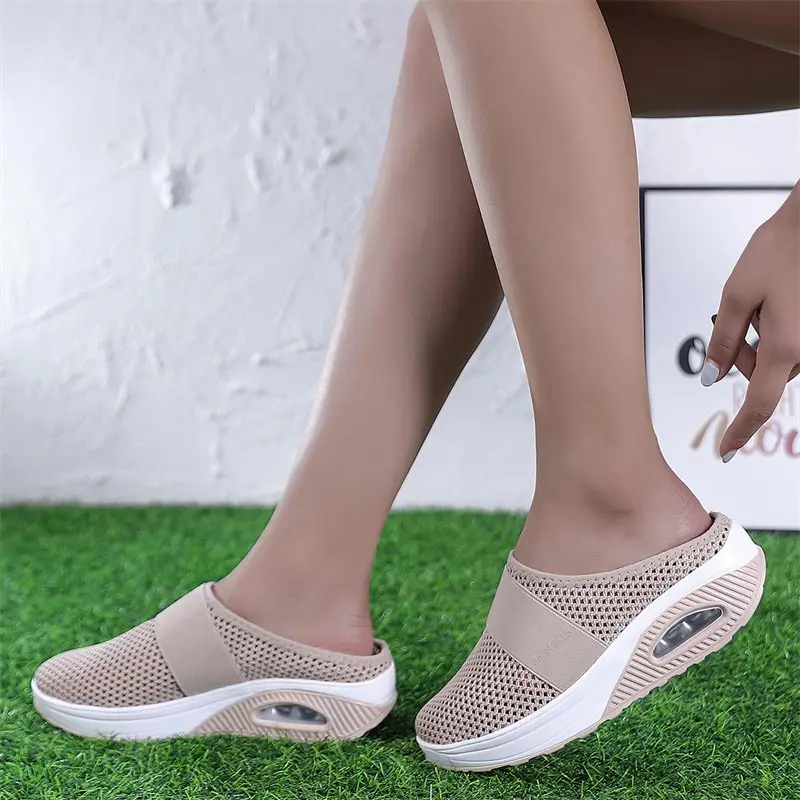 Кроссовки женские спортивные белые без задника, для бега и дома
Кроссовки женские спортивные белые без задника, для бега и дома