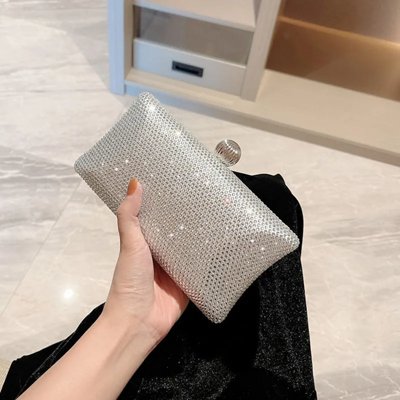 Luxury Mini Rhinestone Clutches Ladies Wedding Party Evening Bags Gold Silver Color Chain Shoulder Bags For Women Daily Handbags
Luxury Mini Rhinestone Clutches Ladies Wedding Party Evening Bags Gold Silver Color Chain Shoulder Bags For Women Daily Handbags