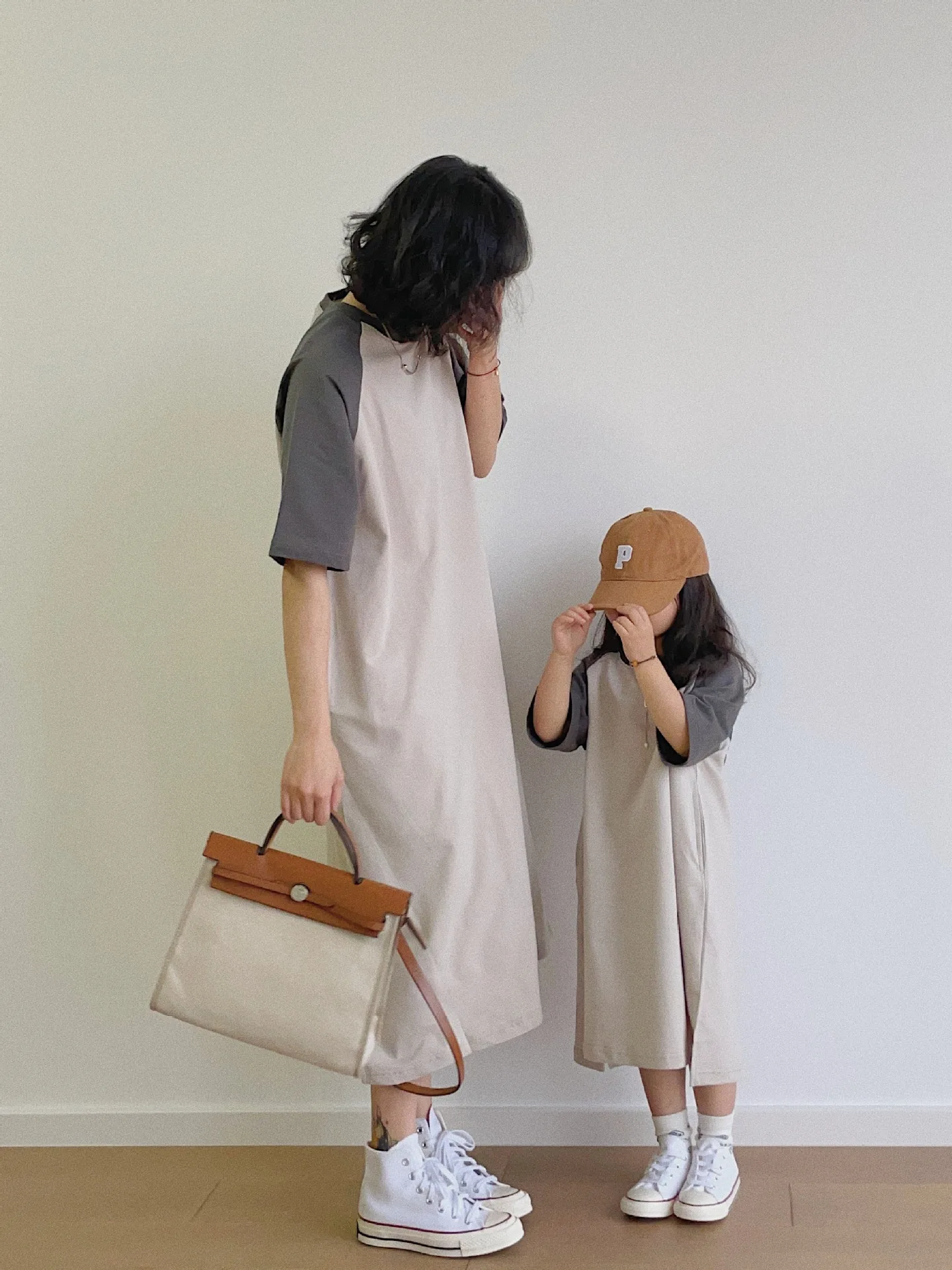 2022 Summer Family Matching Dresses Kids Daughter Girls T-shirt Clothing Outfits Mommy and Me Mother and Children's Clothing
2022 Summer Family Matching Dresses Kids Daughter Girls T-shirt Clothing Outfits Mommy and Me Mother and Children's Clothing