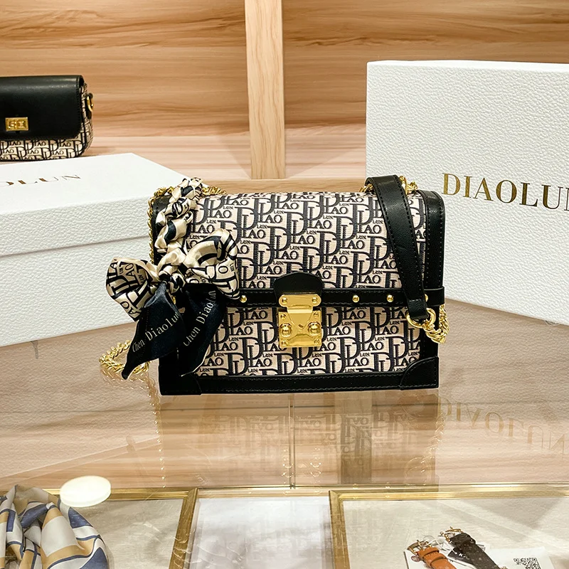 

2023 Новая модная трендовая маленькая квадратная сумка, роскошная Брендовая женская сумочка на цепочке и кошелек, сумки-мессенджеры на одно плечо, сумка