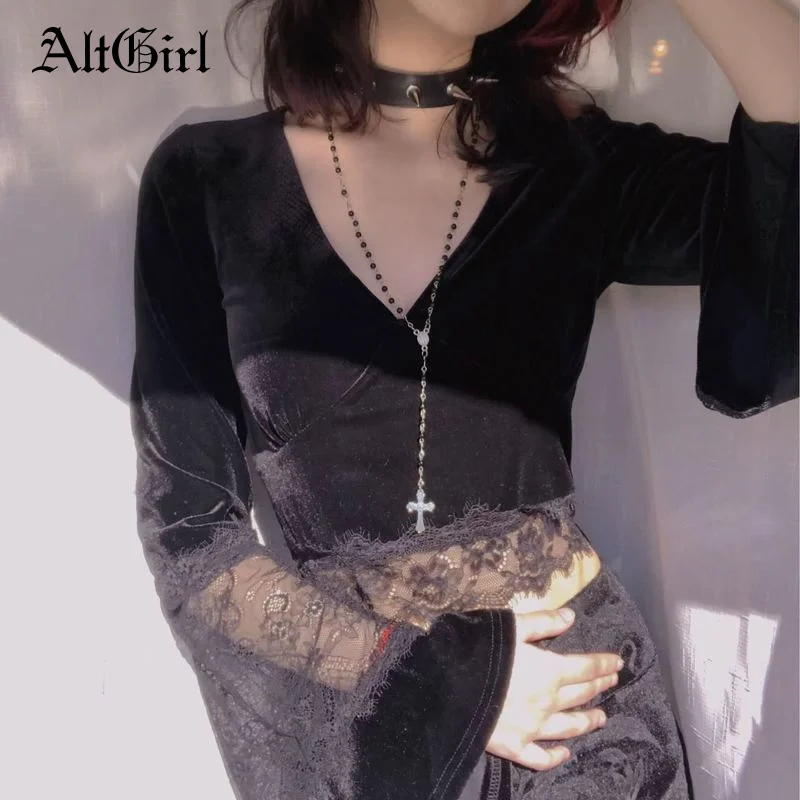 Бархатная футболка AltGirl в готическом стиле, женская уличная одежда, темная Готическая Кружевная футболка в стиле пэчворк с расклешенными ру...
Бархатная футболка AltGirl в готическом стиле, женская уличная одежда, темная Готическая Кружевная футболка в стиле пэчворк с расклешенными ру...