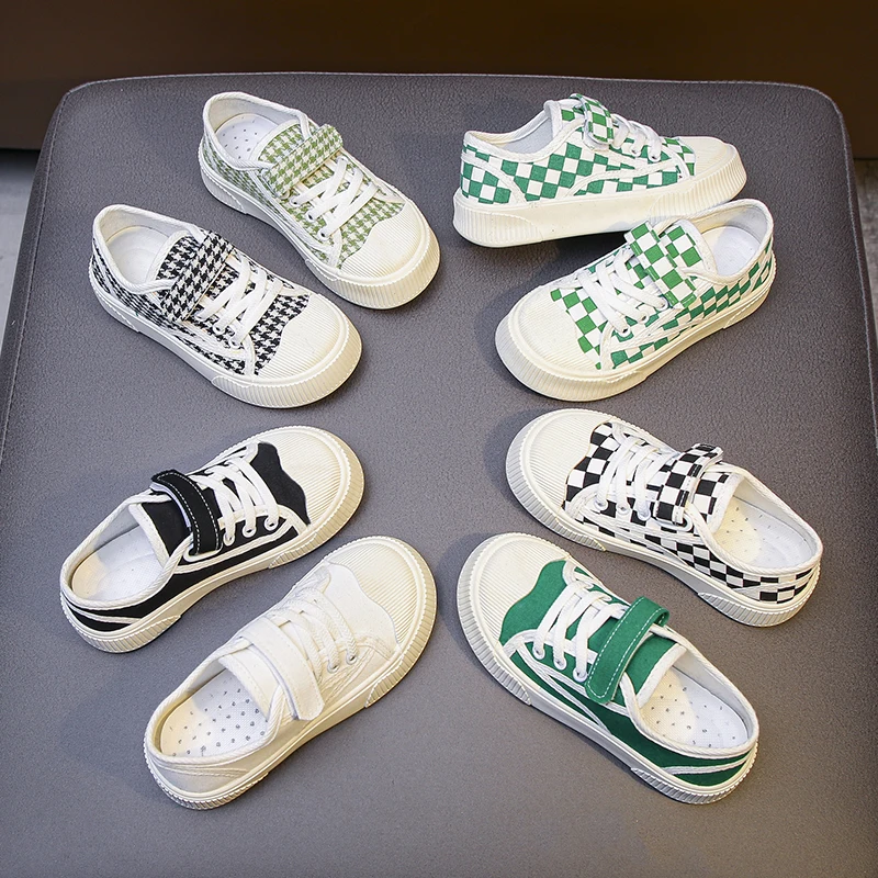 Children's Fashionable and Beautiful Flat Bottomed Canvas Shoes Girls' Breathable and Anti Slip Running Shoes
Children's Fashionable and Beautiful Flat Bottomed Canvas Shoes Girls' Breathable and Anti Slip Running Shoes