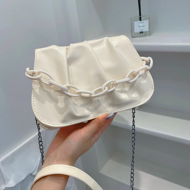 Texture Bag 2022 New Messenger Small Bag Female Pearl Cloud Handbag White Underarm Chain Bag Temperament
Texture Bag 2022 New Messenger Small Bag Female Pearl Cloud Handbag White Underarm Chain Bag Temperament