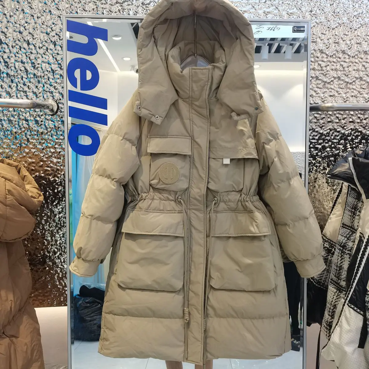 2022 workwear School: overcoming down jacket women's long and medium-sized waist and thick Hooded Winter Coat
2022 workwear School: overcoming down jacket women's long and medium-sized waist and thick Hooded Winter Coat