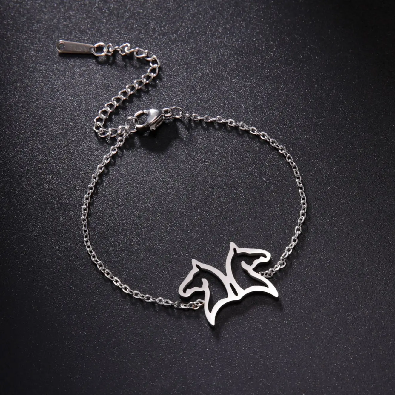 Jeshayuan Stainless Steel Bracelets Minimalist Line Design Horse Animal Pendant Chains Fashion Charms Bracelet For Women Jewelry
Jeshayuan Stainless Steel Bracelets Minimalist Line Design Horse Animal Pendant Chains Fashion Charms Bracelet For Women Jewelry
