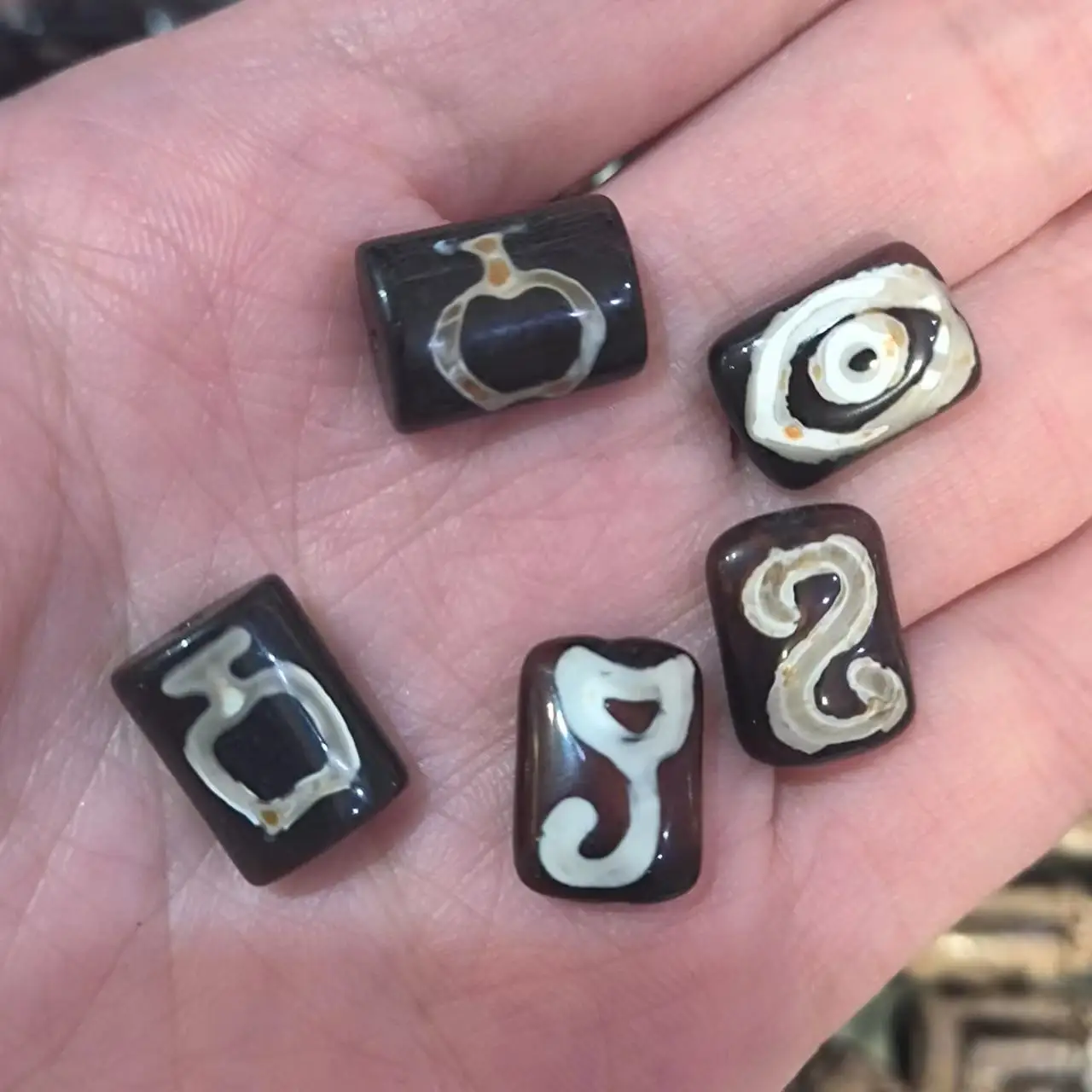 20pcs/lot natural multiple pattern agate dzi flat beads wholesale carnelian archaic Accessories ethnography jewelry square diy
20pcs/lot natural multiple pattern agate dzi flat beads wholesale carnelian archaic Accessories ethnography jewelry square diy