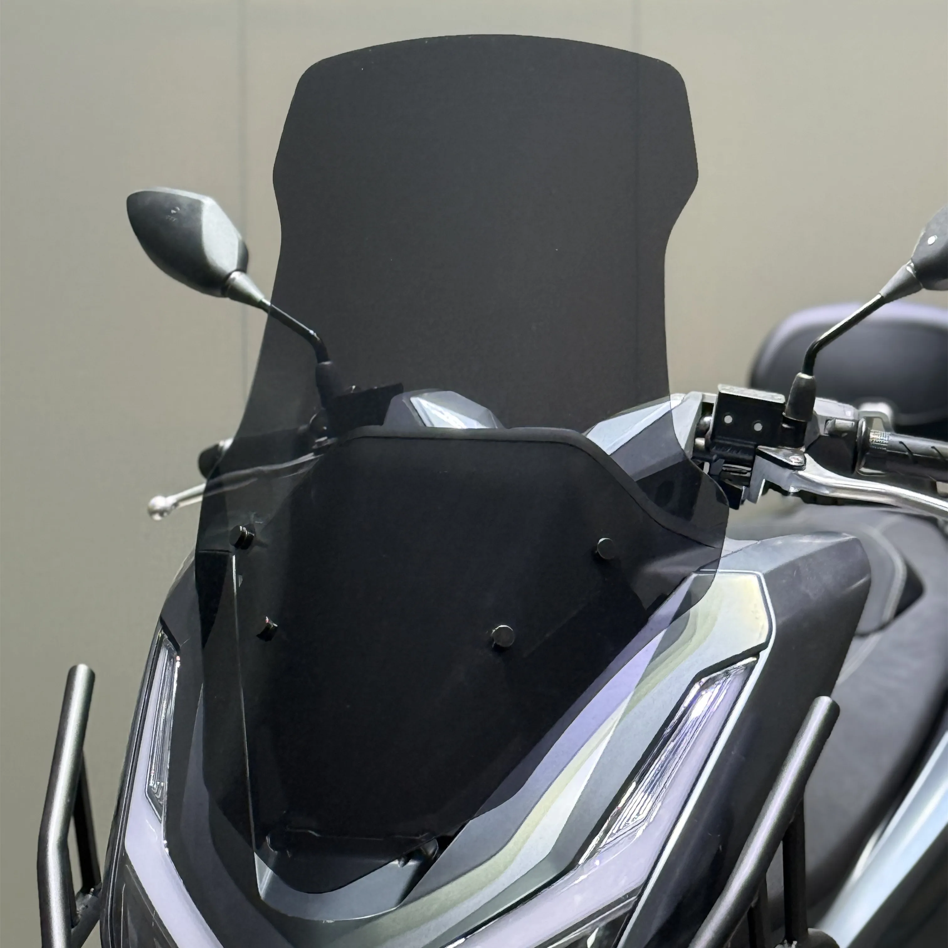 Модифицированное ветровое стекло для мотоцикла Honda PCX160 2025-2026 года, высокое, 70 см
Модифицированное ветровое стекло для мотоцикла Honda PCX160 2025-2026 года, высокое, 70 см