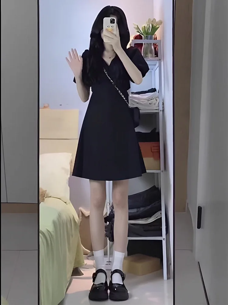 Temperament V-neck Dress Female Summer Collect Hubble-bubble Sleeve Word Short Skirt Tall Waist Cultivate Morality Type
Temperament V-neck Dress Female Summer Collect Hubble-bubble Sleeve Word Short Skirt Tall Waist Cultivate Morality Type