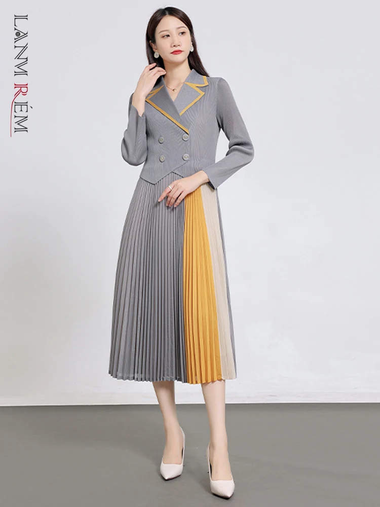 Платье женское Плиссированное с отложным воротником и длинным рукавом
Платье женское Плиссированное с отложным воротником и длинным рукавом