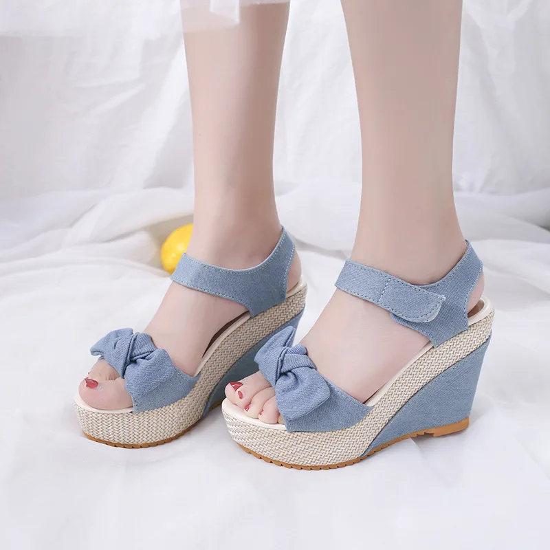 New Designer Denim Sandals Women Sandals High Quality Wedges High Heels Peep-Toe Platform Shoes Woman Thick Bottom Sandals
New Designer Denim Sandals Women Sandals High Quality Wedges High Heels Peep-Toe Platform Shoes Woman Thick Bottom Sandals