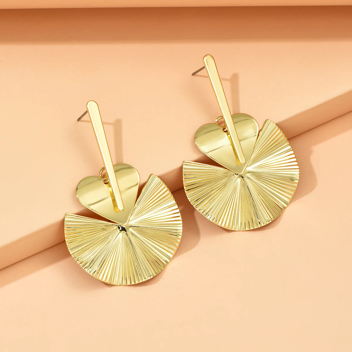 Round Heart Clover Earrings For Women Bohemia pendientes Trend Punk Geometric pattern Fashion Party Charm Earrings 
Round Heart Clover Earrings For Women Bohemia pendientes Trend Punk Geometric pattern Fashion Party Charm Earrings