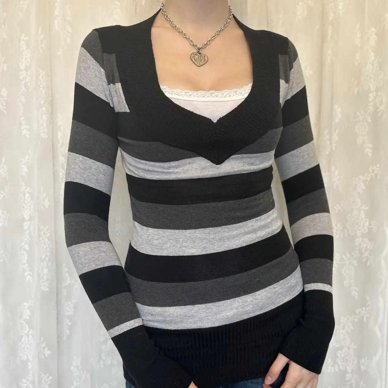 Gaono Striped Knit Long Sleeve T-shirt Fairy Grunge V Neck Tee Women Fall Winter Aesthetic Crop Top Korean Y2k Streetwear
Gaono Striped Knit Long Sleeve T-shirt Fairy Grunge V Neck Tee Women Fall Winter Aesthetic Crop Top Korean Y2k Streetwear