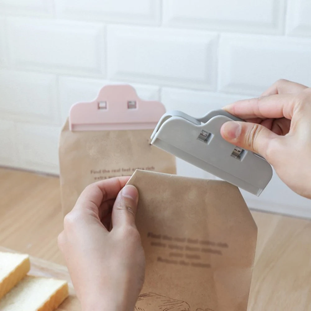 1PCS Sealed Clips Portable Practical Food Sealing Clamp Clip Powder Food Package Bag Multifunctional Home Snack Sealed Clip
1PCS Sealed Clips Portable Practical Food Sealing Clamp Clip Powder Food Package Bag Multifunctional Home Snack Sealed Clip