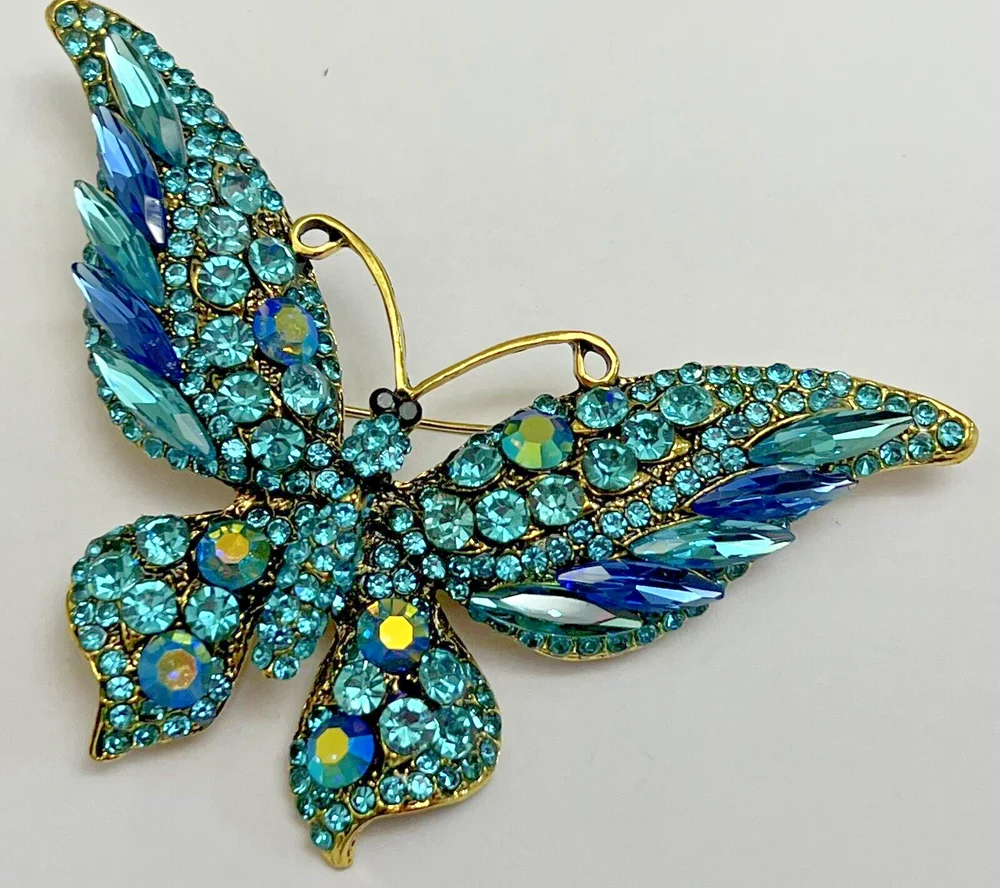 Vintage Light Blue Rhinestone Brooch Fashion Contrast Insect Pins Temperament Women's Suit Coat Jewelry Accessories Gifts 
Vintage Light Blue Rhinestone Brooch Fashion Contrast Insect Pins Temperament Women's Suit Coat Jewelry Accessories Gifts