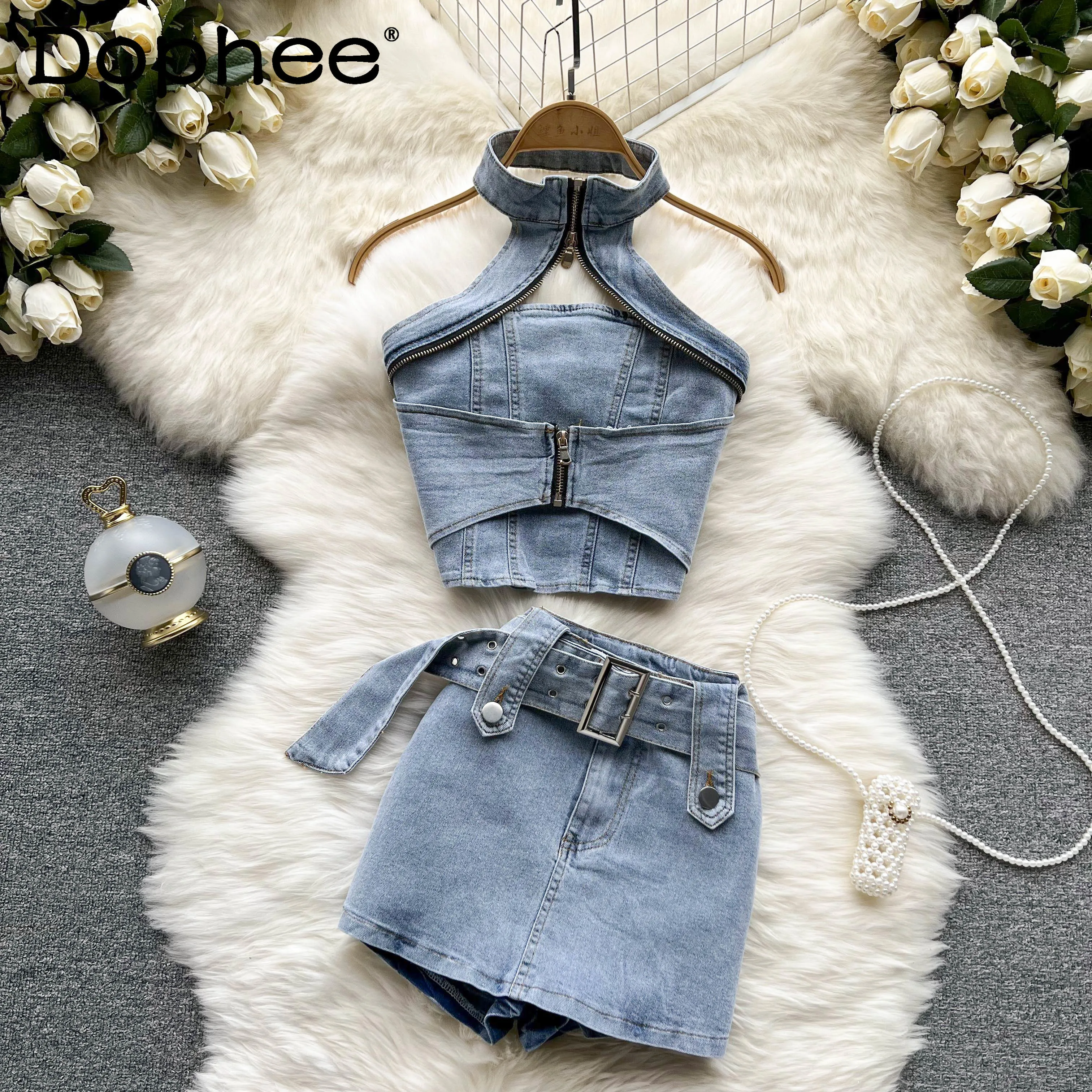 StreetWear Denim Suit Women's 2022 Summer New Retro Sexy Halter Backless Underwaist Crop Top Slim-Fit Mini Skirt Two-Piece Sets
StreetWear Denim Suit Women's 2022 Summer New Retro Sexy Halter Backless Underwaist Crop Top Slim-Fit Mini Skirt Two-Piece Sets