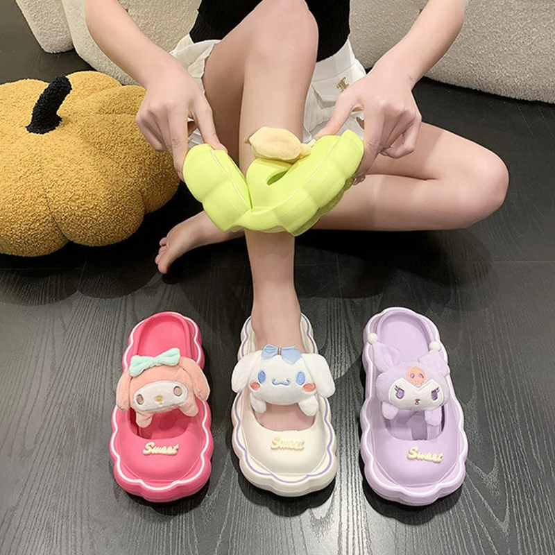 Сандалии Sanrio для ванной комнаты Kawaii kuromi My Melody с мультяшным рисунком пляжная обувь летние повседневные уличные тапочки подарок на день рожде...
Сандалии Sanrio для ванной комнаты Kawaii kuromi My Melody с мультяшным рисунком пляжная обувь летние повседневные уличные тапочки подарок на день рожде...