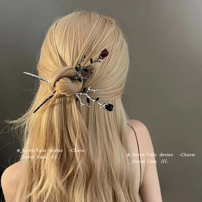 

New flower hairpin female INS design niche light luxury hairpin senior sense of ancient style daily hair pan hair accessories