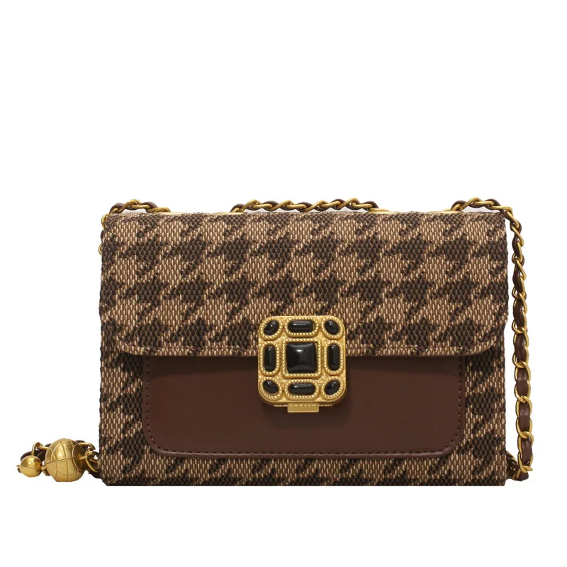 Messenger Lattice bag rivet shoulder bag Women Leather Handbag Purse Designer Hand Bags versatile Messenger Bag сумка женская
Messenger Lattice bag rivet shoulder bag Women Leather Handbag Purse Designer Hand Bags versatile Messenger Bag сумка женская