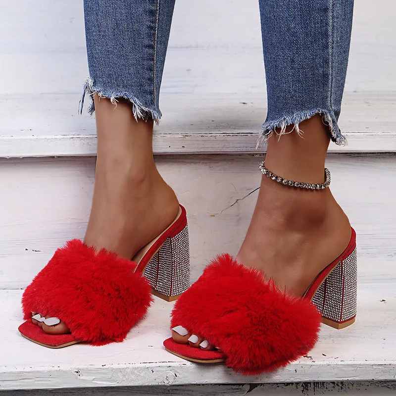 Summer New Woman Slippers Square Toe High Heels Furry Flip Flops Fashion Party Shoes Women Chunky Heel Rhinestones Sandals 2022
Summer New Woman Slippers Square Toe High Heels Furry Flip Flops Fashion Party Shoes Women Chunky Heel Rhinestones Sandals 2022
