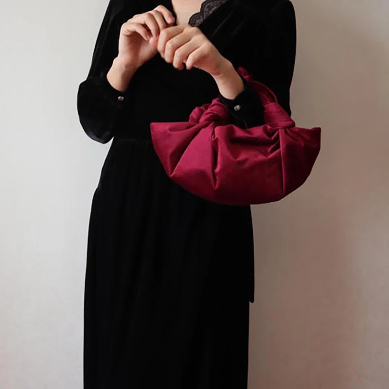 Designer Bow Small Handbags for Women Knot Velvet Hobos Bags Brand Ruched Pouch Clutch Women's Fashion Party Evening Bags 2022 
Designer Bow Small Handbags for Women Knot Velvet Hobos Bags Brand Ruched Pouch Clutch Women's Fashion Party Evening Bags 2022