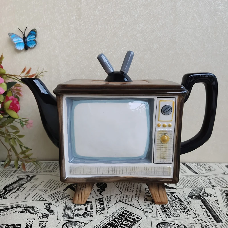 Vintage Ceramic Sculpture Television Teapot Coffee Pot Wedding Gifts Crafts Room Decoration Porcelain Figurine Kettle
Vintage Ceramic Sculpture Television Teapot Coffee Pot Wedding Gifts Crafts Room Decoration Porcelain Figurine Kettle