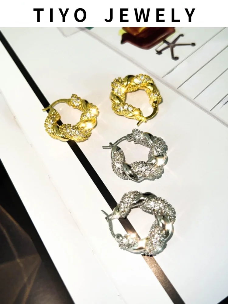 TIYO Delicate Jewelry Metal Earrings Popular Design High Quality AAA Zircon Hot Selling Drop Earrings For Women Party Gifts
TIYO Delicate Jewelry Metal Earrings Popular Design High Quality AAA Zircon Hot Selling Drop Earrings For Women Party Gifts