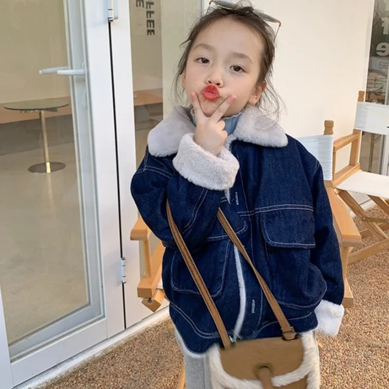Kid Clothes Winter Fashion Korean Rabbit Hair Imitation Soft Wool Denim Pocket Top Clothing Denim Plush Coat Thick Warm Jacket
Kid Clothes Winter Fashion Korean Rabbit Hair Imitation Soft Wool Denim Pocket Top Clothing Denim Plush Coat Thick Warm Jacket