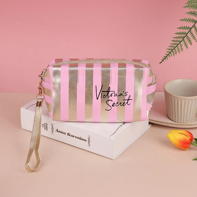 Fashion PU Leather Cosmetic Storage Bags 2022 New Women Make Up Bag PVC Pouch Wash Toiletry Bag Travel Organizer Case
Fashion PU Leather Cosmetic Storage Bags 2022 New Women Make Up Bag PVC Pouch Wash Toiletry Bag Travel Organizer Case