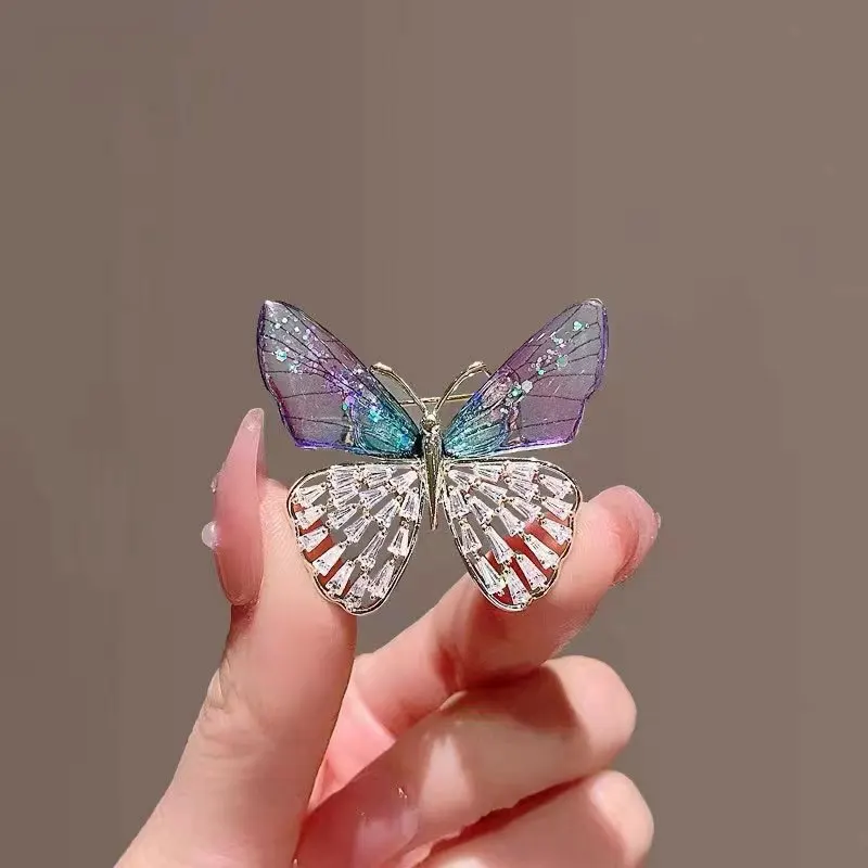 

Clear Rhinestone Hollow Butterfly Brooches for Women Cute Insect Coat Gradient Wings Brooch Pins Fashion Wedding Jewelry Gifts