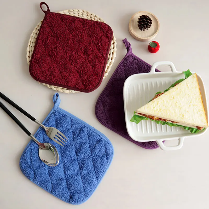 Scandinavian-Style Cotton Table Mat Coaster Silver Coated Cloth Insulated Towel Pad Cooking Pot Holder Kitchen Accessories
Scandinavian-Style Cotton Table Mat Coaster Silver Coated Cloth Insulated Towel Pad Cooking Pot Holder Kitchen Accessories