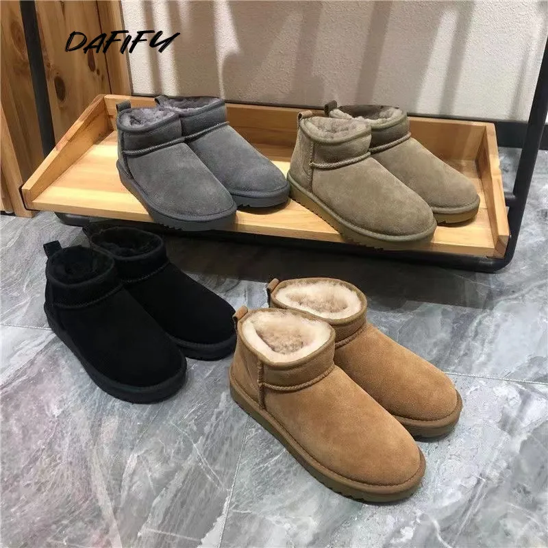 2023 Winter Short Boots Winter Boots Fur Ladies Snow Boots Real Sheepskin Wool Low-cut Warm Fur Shoes Man and Women 
2023 Winter Short Boots Winter Boots Fur Ladies Snow Boots Real Sheepskin Wool Low-cut Warm Fur Shoes Man and Women