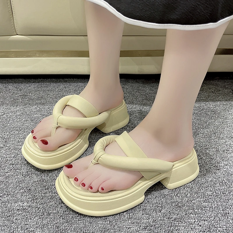 Women Chunky Platform Slippers Fad Mid Heels Sandals Summer Casual Beach Clip-toe Shoes 2023 New Thick Slides Women Flip-flops
Women Chunky Platform Slippers Fad Mid Heels Sandals Summer Casual Beach Clip-toe Shoes 2023 New Thick Slides Women Flip-flops