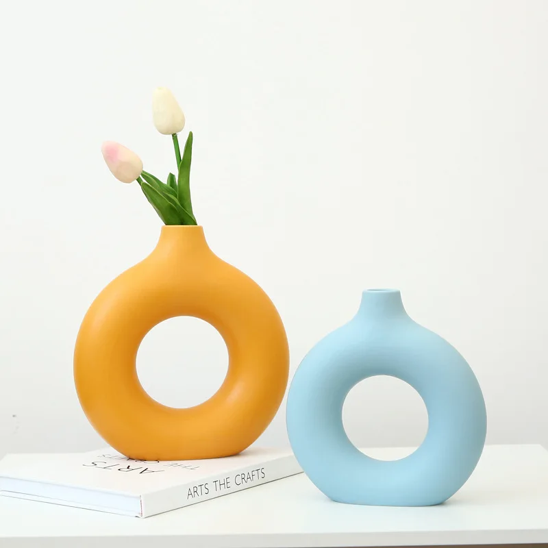 New Nordic INS Believous Circle Ceramic Vase Home Small Ceramic Ornaments Template Room Living Room Decor Desk Accessories Art
New Nordic INS Believous Circle Ceramic Vase Home Small Ceramic Ornaments Template Room Living Room Decor Desk Accessories Art