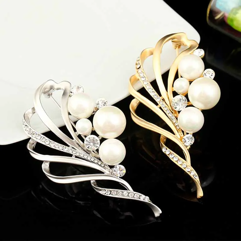Hollow Out Brooch For Women Pearl Brooch Pin Accessories Girl Dress Clothes Bag Buckle Pins Brooches Women Jewellery
Hollow Out Brooch For Women Pearl Brooch Pin Accessories Girl Dress Clothes Bag Buckle Pins Brooches Women Jewellery