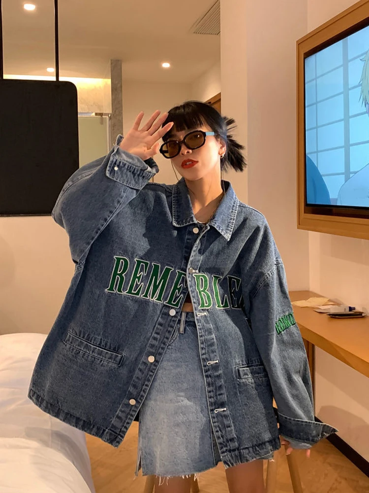 Zoki Streetwear Letter Women Denim Jacket Embroidery Loose Korean Jean Coat Fashion Long Sleeve Design All Match Pockets Jackets
Zoki Streetwear Letter Women Denim Jacket Embroidery Loose Korean Jean Coat Fashion Long Sleeve Design All Match Pockets Jackets