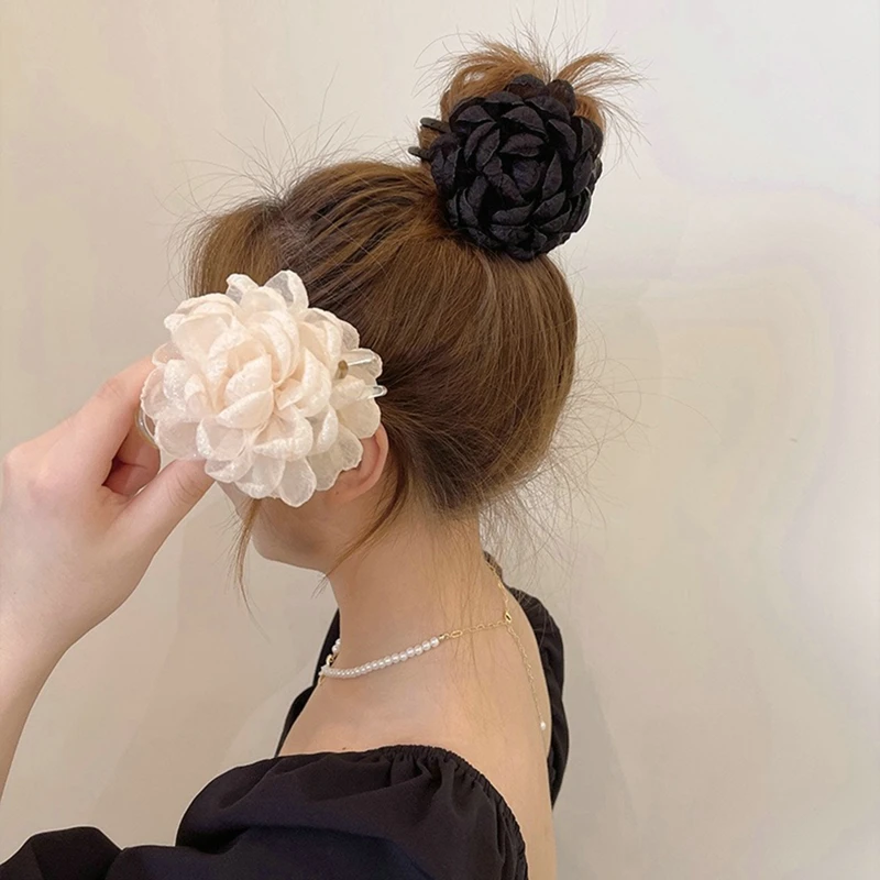 Large Flower Hair Claw Elegant Grab Clip for Women Flower Bud Shark Clip For Bun Ponytail Holder Hair Accessories Party Gift
Large Flower Hair Claw Elegant Grab Clip for Women Flower Bud Shark Clip For Bun Ponytail Holder Hair Accessories Party Gift