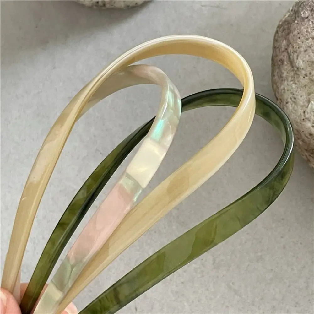 Элегантная темпераментная U-образная шпилька для волос в стиле ретро, нежная заколка для волос с уксусной кислотой, простой трендовый рекви...
Элегантная темпераментная U-образная шпилька для волос в стиле ретро, нежная заколка для волос с уксусной кислотой, простой трендовый рекви...