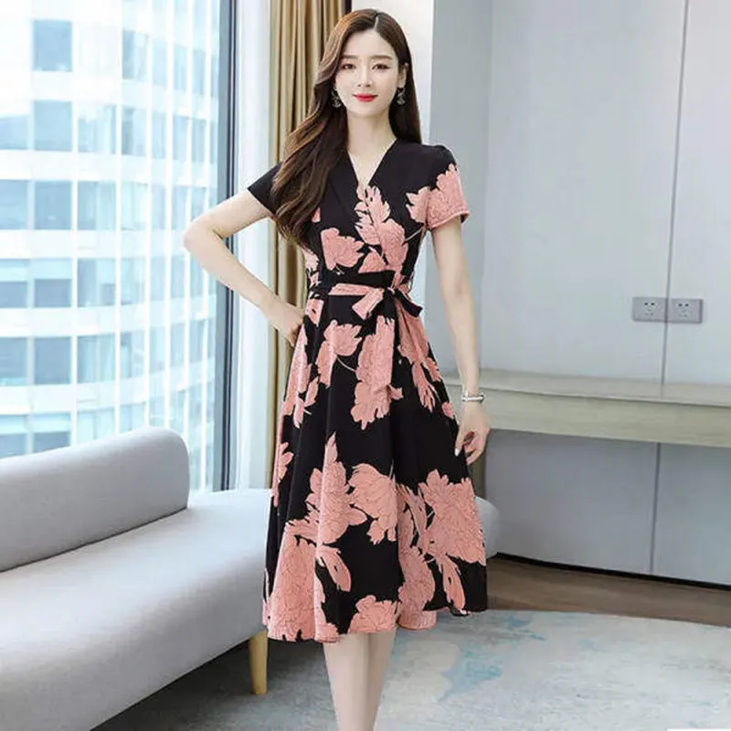 Floral Printing Midi Dress Summer Dress 2023 Korean Long Floral Dress V-Neck Elegant Lady Vestidos Femininos Pink Black
Floral Printing Midi Dress Summer Dress 2023 Korean Long Floral Dress V-Neck Elegant Lady Vestidos Femininos Pink Black