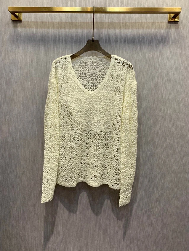 Женский трикотажный топ с длинным рукавом и V-образным вырезом 
Женский трикотажный топ с длинным рукавом и V-образным вырезом