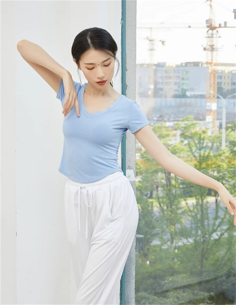 Sexy V-neck Short Sleeves High Elastic Blouse Dance Training Top Modern Summer New Arrival Soft Women Dance Costumes
Sexy V-neck Short Sleeves High Elastic Blouse Dance Training Top Modern Summer New Arrival Soft Women Dance Costumes