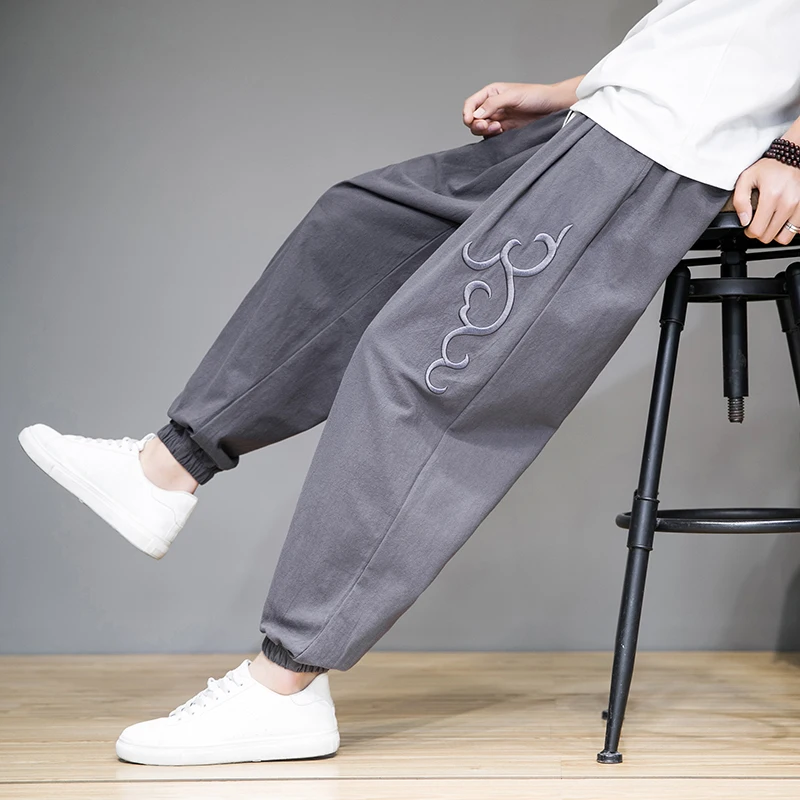 Chinese Style Summer New Cotton Linen Pants Men Embroidered Thin Section Casual Pants Large Size Streetwear Harem Pants Bloomers
Chinese Style Summer New Cotton Linen Pants Men Embroidered Thin Section Casual Pants Large Size Streetwear Harem Pants Bloomers