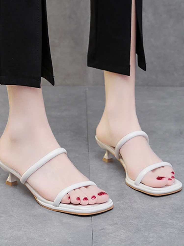 Summer Women Slippers New Brand Sandals 2022 Party Open Toe Sexy Dress Slingback Fashion Shoes Female Square Slides Slippers
Summer Women Slippers New Brand Sandals 2022 Party Open Toe Sexy Dress Slingback Fashion Shoes Female Square Slides Slippers
