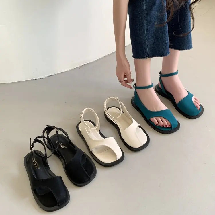 Сандалии
Сандалии