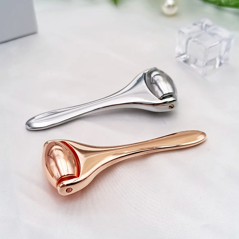 1PCS 2022 New Zinc Alloy Massage Roller Metal Eye Massager Rolling Massager Face Slimming Apparatus for Beauty and Health SSJ156
1PCS 2022 New Zinc Alloy Massage Roller Metal Eye Massager Rolling Massager Face Slimming Apparatus for Beauty and Health SSJ156