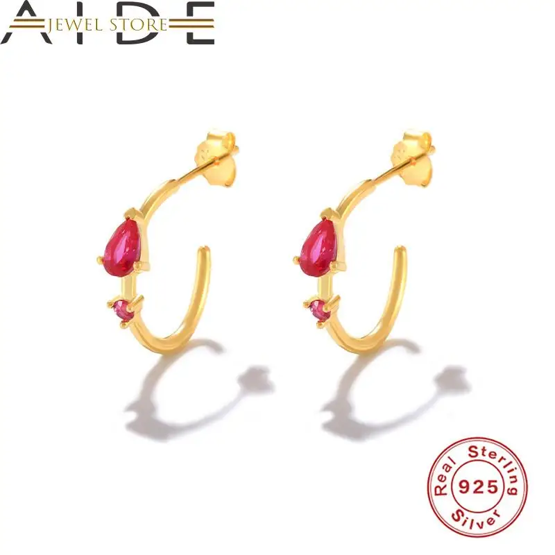 Женские серьги-гвоздики из серебра 925 пробы с кристаллами
Женские серьги-гвоздики из серебра 925 пробы с кристаллами