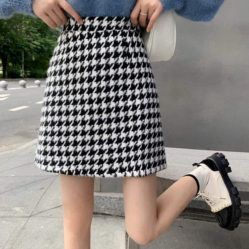 Fashion herringbone skirt, hip high waist skirt, black and white, new design, 2022
Fashion herringbone skirt, hip high waist skirt, black and white, new design, 2022