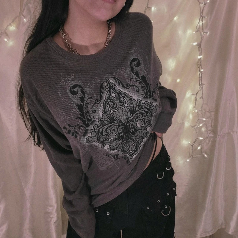 00s Retro Cyber Grunge Graphic Print T-shirt Chic Harajuku Mall Goth Loose Tops Y2K Dark Academia Vintage Pullovers Tees Outfits
00s Retro Cyber Grunge Graphic Print T-shirt Chic Harajuku Mall Goth Loose Tops Y2K Dark Academia Vintage Pullovers Tees Outfits