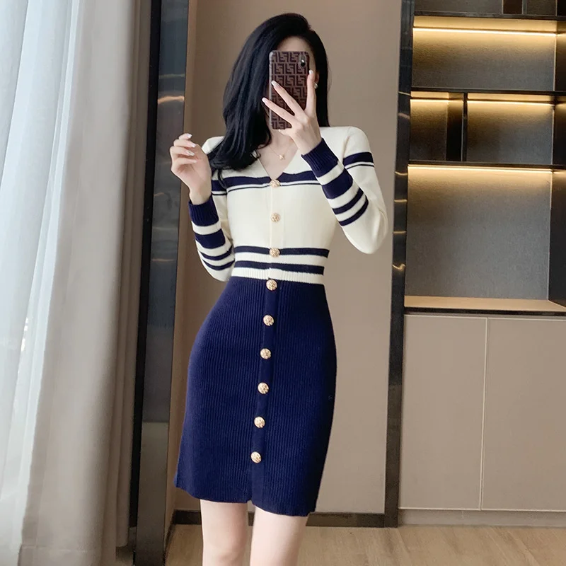 Autumn Winter New Women's Knitting Dress Long Sleeve Sexy Mini Skirt Korean Fashion Button Sweater Dresses Robe Bodycon
Autumn Winter New Women's Knitting Dress Long Sleeve Sexy Mini Skirt Korean Fashion Button Sweater Dresses Robe Bodycon